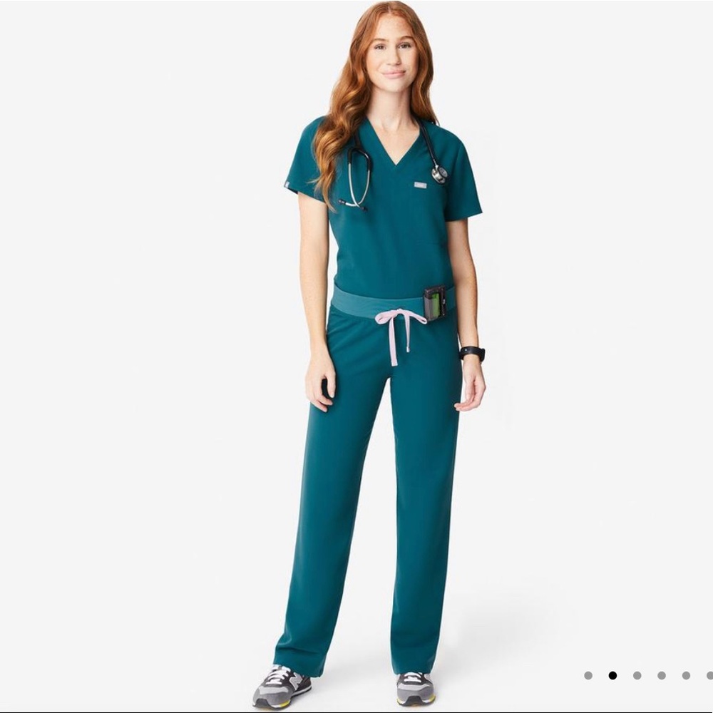 Figs Caribbean Blue set: Catarina + Livingston